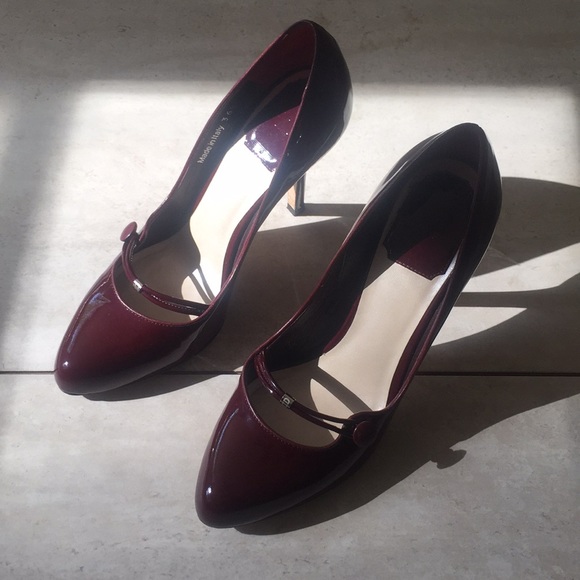 Burgundy CHRISTIAN DIOR heels - Picture 1 of 5